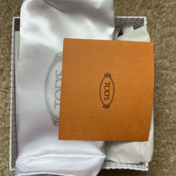 🆕💯Authentic Tod’s Moccasin shoes 🥰😍 - Picture 6 of 8